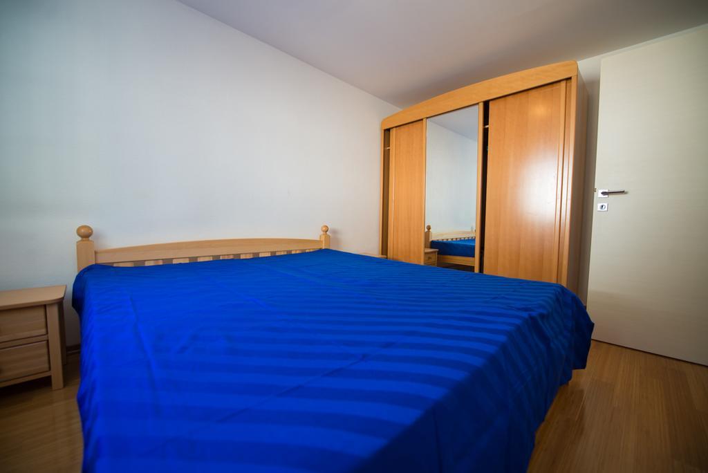 Apartments Karlo Baška Voda Szoba fotó